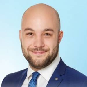 Dennis Tschida, selbständiger Finanzberater der Deutsche Bank AG.jpg