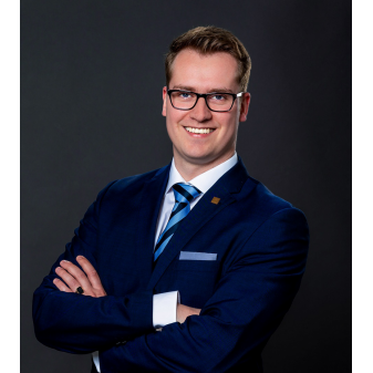 Max-Niels Freiherr von Klot-Trautvetter - Freiherrliche Finanzberatung.jpg