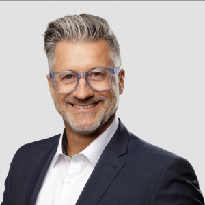 Regionaldirektion für Allfinanz AG DVAG Jörg Buchenau.jpg