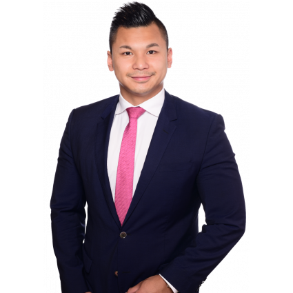 Hoang Viet Nguyen - Selbstständiger Vertriebspartner für Swiss Life Select.jpg