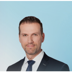 Patrick Tydeks - Selbständiger Finanzberater für die Deutsche Bank.jpg