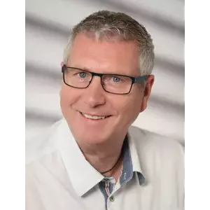 Nägel Ottmar Versicherungsmakler.jpg