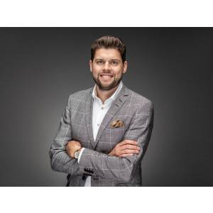 ERGO Versicherung Stefan Max Läuger.jpg