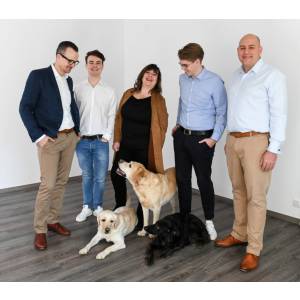 Hoch2 Versicherungsmakler OHG.jpg