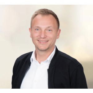 Patrick Wutzler Geschäftsstelle Deutsche Vermögensberatung.jpg