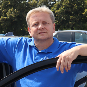 HOFFMANNS FAHRSCHULEN.jpg