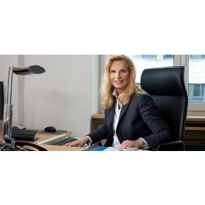 Nicole Ziebarth Rechtsanwältin.jpg