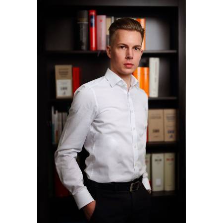 Rechtsanwalt Felix Petrikowski.jpg