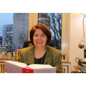 Rechtsanwältin und Fachanwältin für Familienrecht Cabello Marfil.jpg