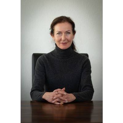 Beatrix Dziolko Steuerberaterin, Fachberaterin für Internationales Steuerrecht.jpg