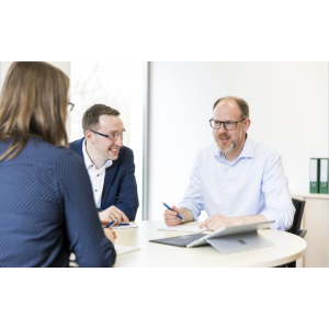 DR. FRIEDERICH & COLLEGEN.jpg