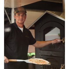 Baeckerbursche feuriges, mobiles Backen.jpg