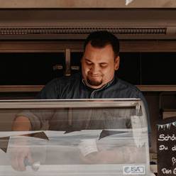 Eisbüdchen Dellnitz.jpg