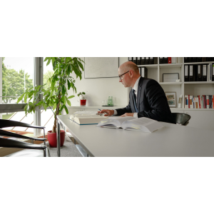 Rechtsanwalt Tobias Hohmann.jpg