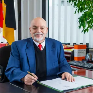 Rechtsanwalt und Notar Ralf Schwerdt.jpg