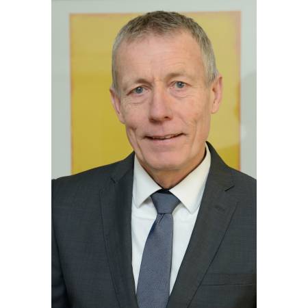 Dr. Michael Schneider.jpg