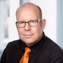 Dr. Florian Schiefer.jpg