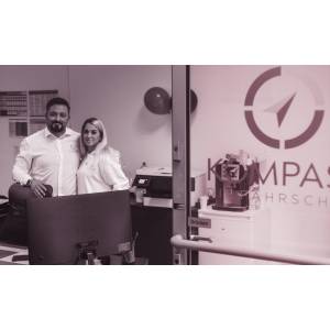 Kompass die Fahrschule.jpg