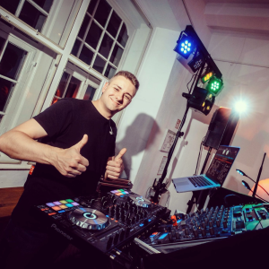 DJ ADC Bochum - Veranstaltungsdienstleistungen Andre Schatz.jpg