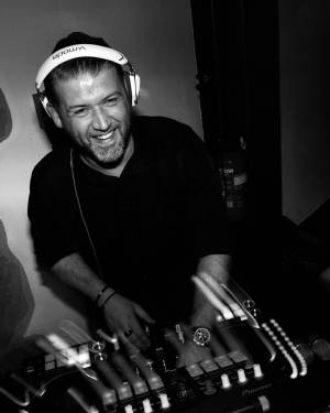 DER RICHTIGE TON.jpg