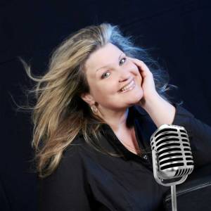 Sonja Posmik, Sängerin & DJane.jpg